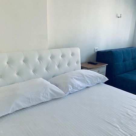 Royal Sea Studio Netanya Esterno foto