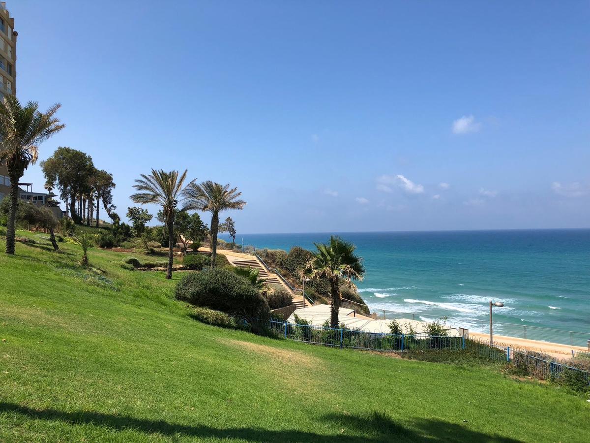Royal Sea Studio Netanya Esterno foto